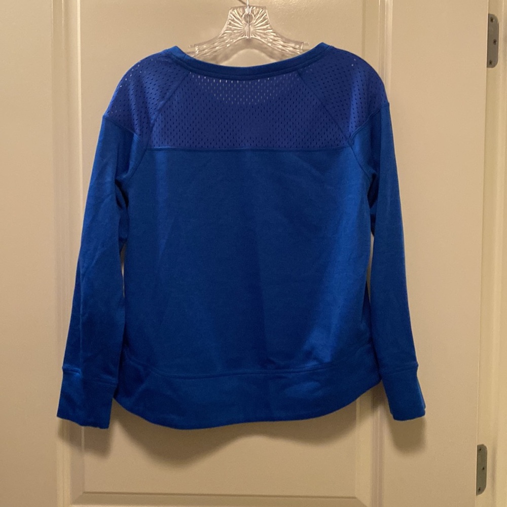 Champion Top - Picture 2 of 3